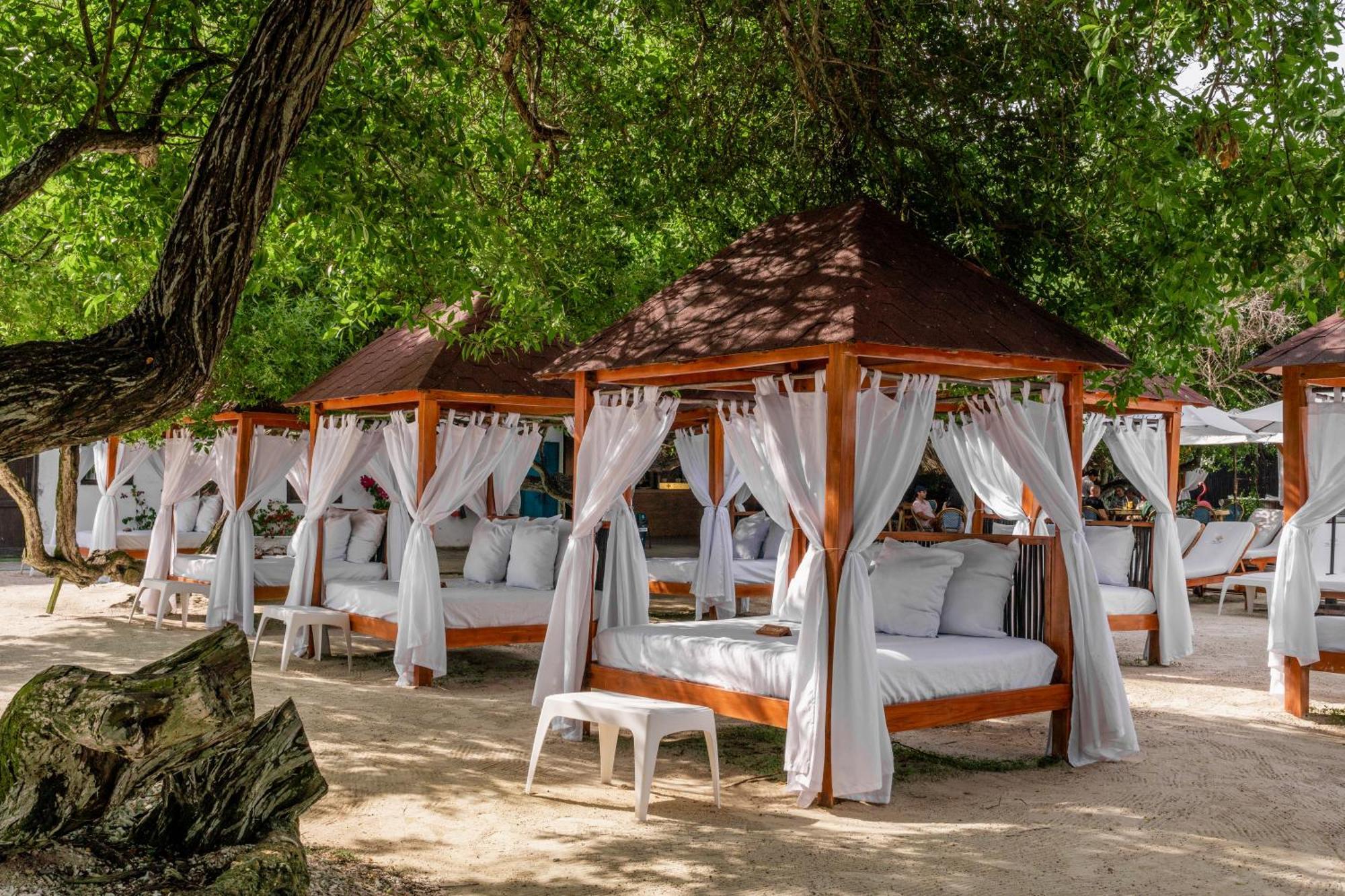 Pao Pao Hotel & Beach Club Isla Grande  Bagian luar foto